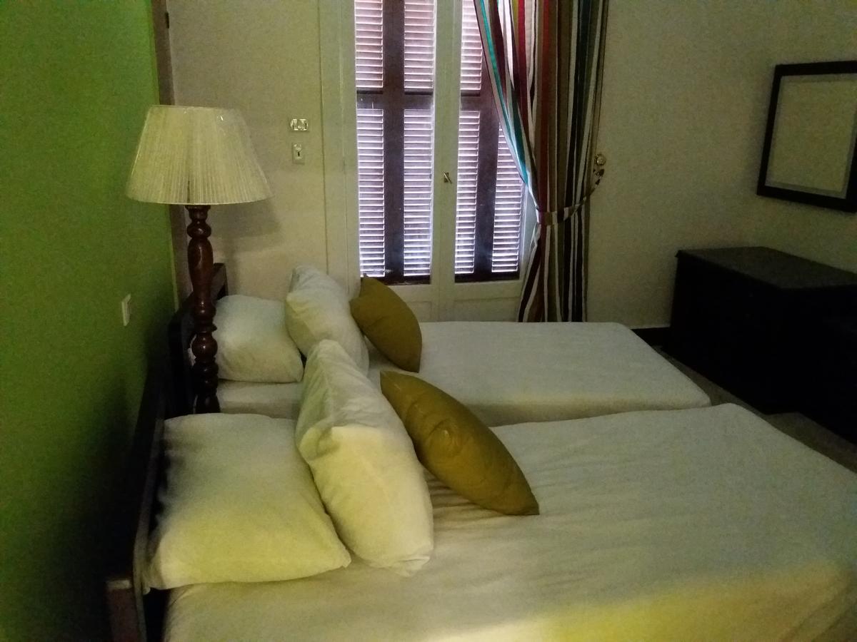 Golden Plaza Hostel *